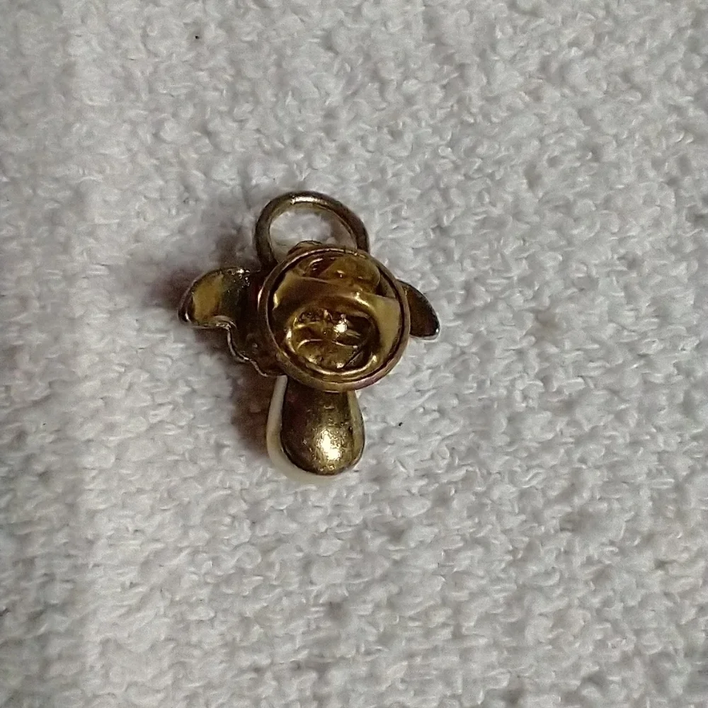 Faux pearl angel pin approx. 1 inch long